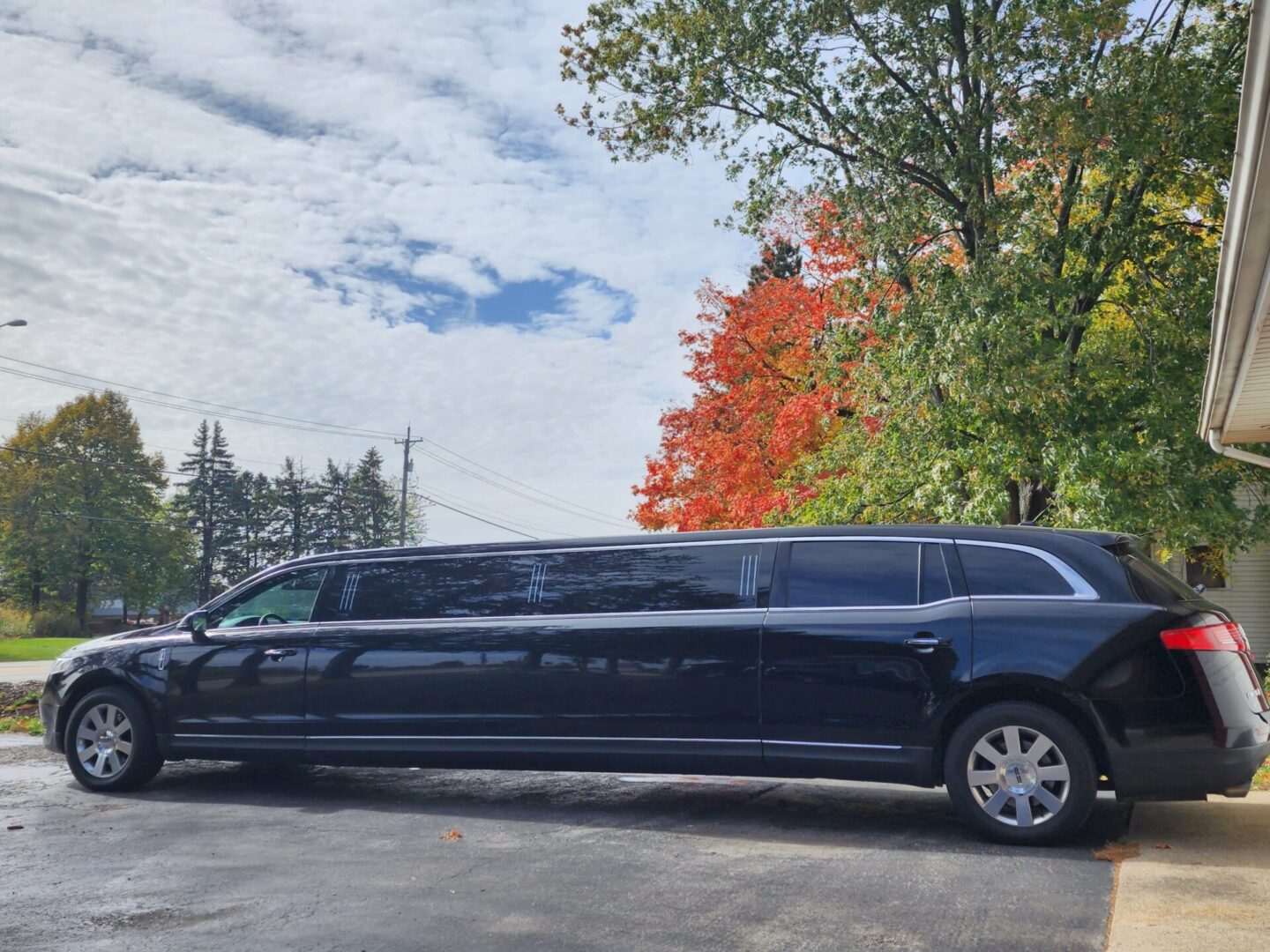 8 Passenger Black Limousine in Frankfort, IL